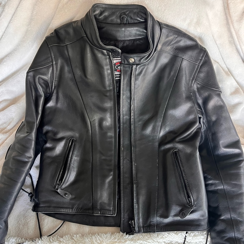 Like new women’s leather jacket